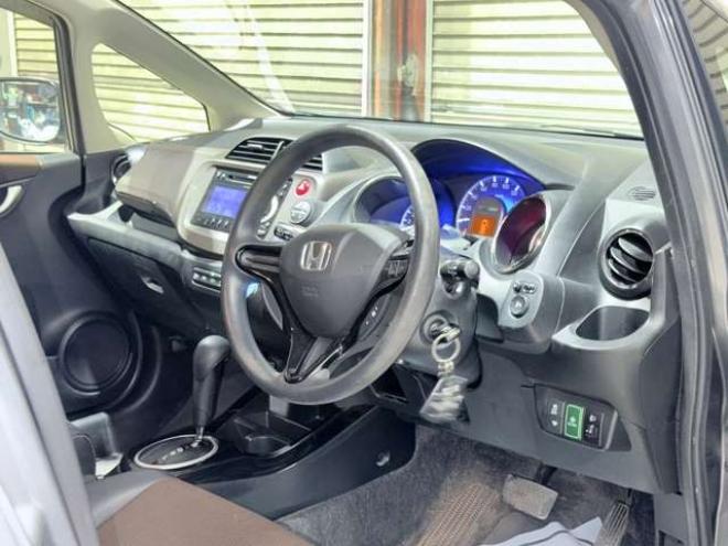 フィットシャトルハイブリッド1.3　下廻防錆キーレスエンスタ 2WD 1300