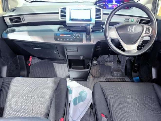 フリードハイブリッド1.5 ジャストセレクション　下廻防錆TVナビBカメ後席モニタETC 2WD 1500
