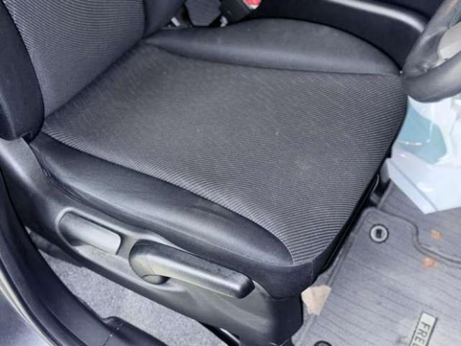 フリードハイブリッド1.5 ジャストセレクション　下廻防錆TVナビBカメ後席モニタETC 2WD 1500