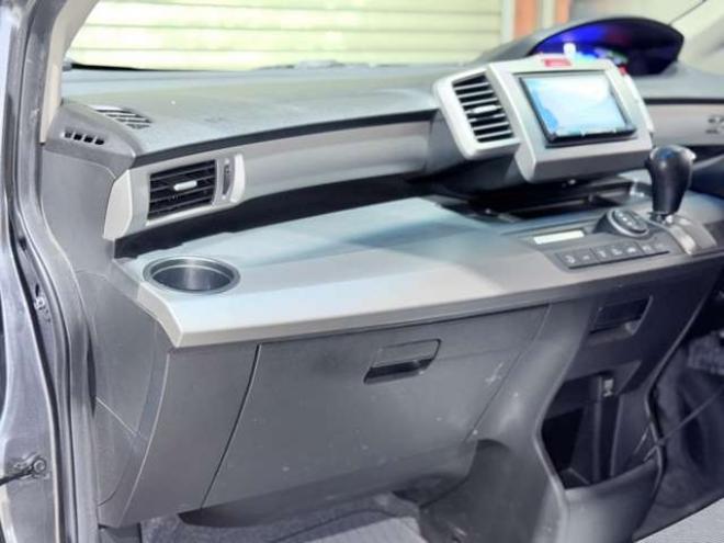 フリードハイブリッド1.5 ジャストセレクション　下廻防錆TVナビBカメ後席モニタETC 2WD 1500
