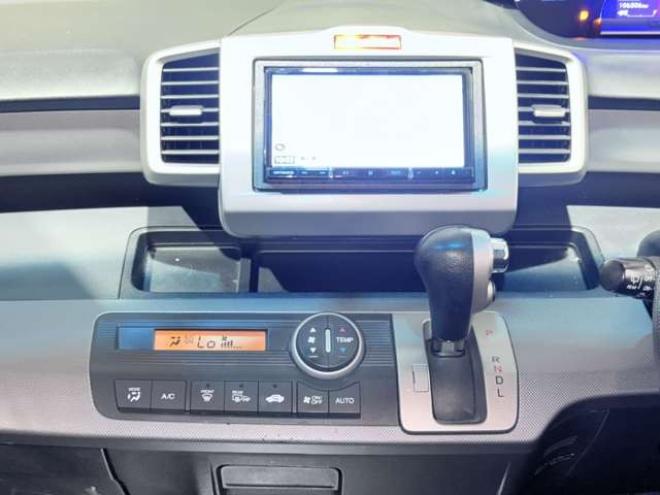 フリードハイブリッド1.5 ジャストセレクション　下廻防錆TVナビBカメ後席モニタETC 2WD 1500