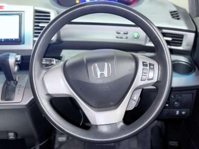 フリードハイブリッド1.5 ジャストセレクション　下廻防錆TVナビBカメ後席モニタETC 2WD 1500