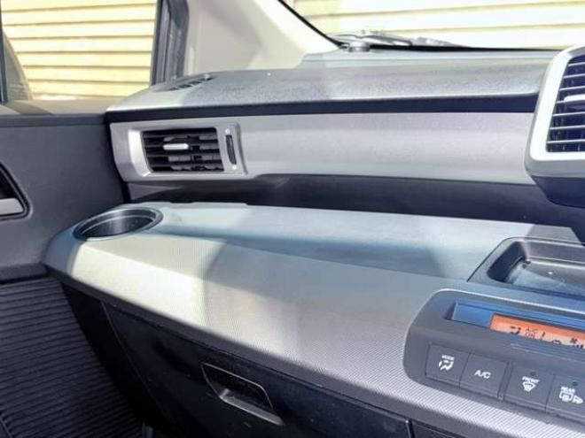 フリードハイブリッド1.5 ジャストセレクション　下廻防錆TVナビBカメ後席モニタETC 2WD 1500