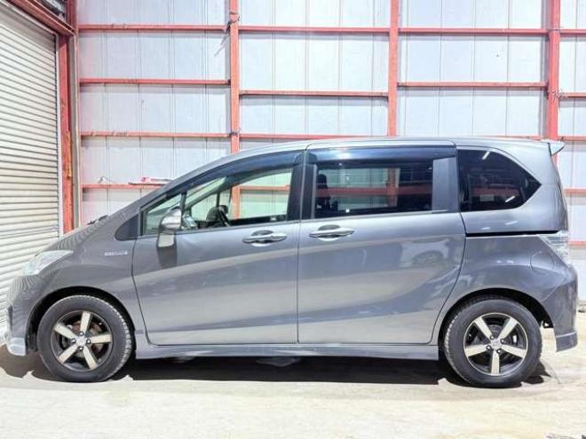 フリードハイブリッド1.5 ジャストセレクション　下廻防錆TVナビBカメ後席モニタETC 2WD 1500