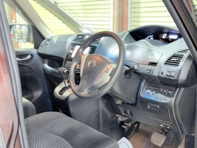 セレナ2.0 20X Vセレクション+Safety 4WD　下廻防錆TVナビBカメETC 2000