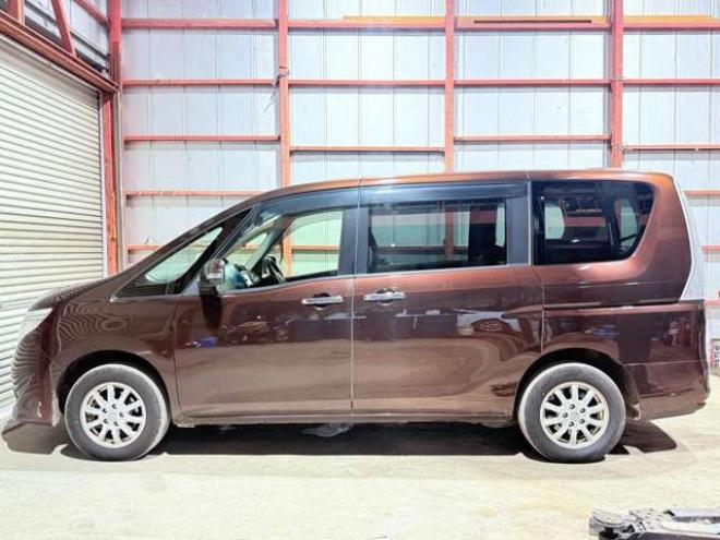 セレナ2.0 20X Vセレクション+Safety 4WD　下廻防錆TVナビBカメETC 2000