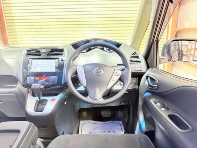 セレナ2.0 20X 4WD　下廻防錆TVナビBカメ後席モニタETC 2000