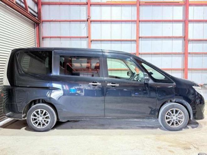 セレナ2.0 20X 4WD　下廻防錆TVナビBカメ後席モニタETC 2000