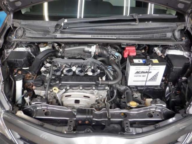 ヴィッツ1.3 F 4WD　4WD　寒冷地仕様　ナビ　TV　フルセグTV　B/T　バックカメラ　ETC　ワイパーデアイサー　キーレスキー 1300