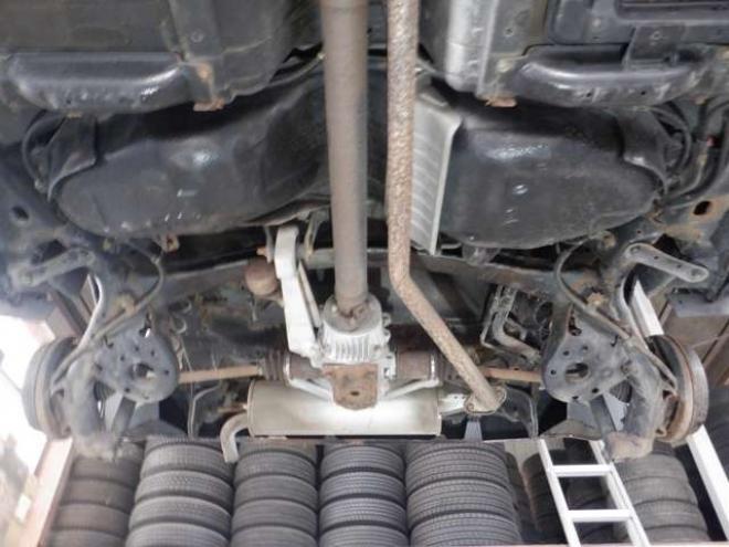 ヴィッツ1.3 F 4WD　4WD　寒冷地仕様　ナビ　TV　フルセグTV　B/T　バックカメラ　ETC　ワイパーデアイサー　キーレスキー 1300