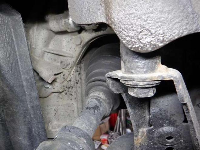 ヴィッツ1.3 F 4WD　4WD　寒冷地仕様　ナビ　TV　フルセグTV　B/T　バックカメラ　ETC　ワイパーデアイサー　キーレスキー 1300