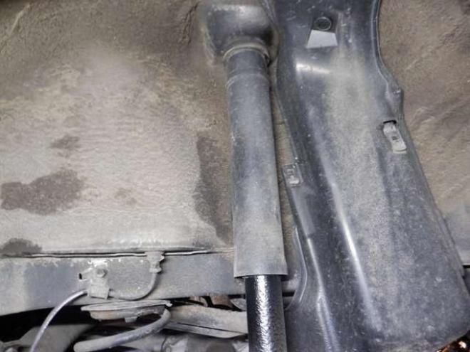 ヴィッツ1.3 F 4WD　4WD　寒冷地仕様　ナビ　TV　フルセグTV　B/T　バックカメラ　ETC　ワイパーデアイサー　キーレスキー 1300