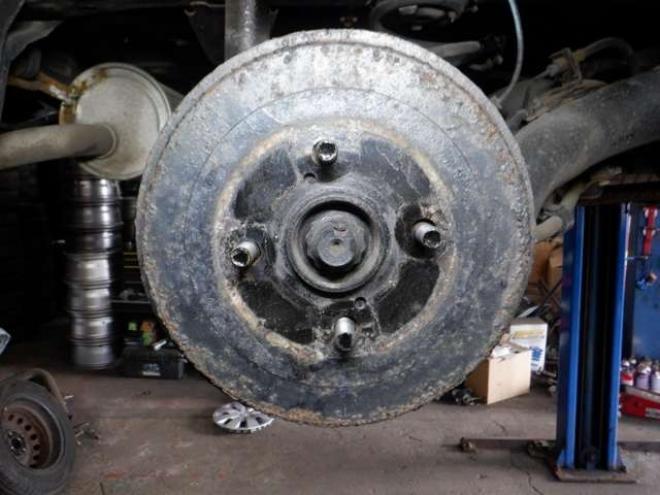 ヴィッツ1.3 F 4WD　4WD　寒冷地仕様　ナビ　TV　フルセグTV　B/T　バックカメラ　ETC　ワイパーデアイサー　キーレスキー 1300