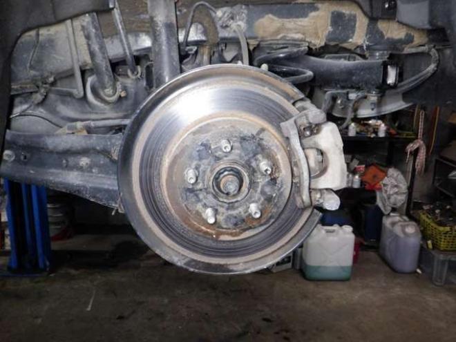 プリウス1.8 S セーフティ プラス E-Four 4WD　本州仕入・ナビ・TV・Bカメラ・エアロ・LEDヘッドライト・衝突軽減・クルコン・スマートキー・プッシュスタート・オートマチックハイビーム・ETC・フォグランプ・社外17インチAW 1800