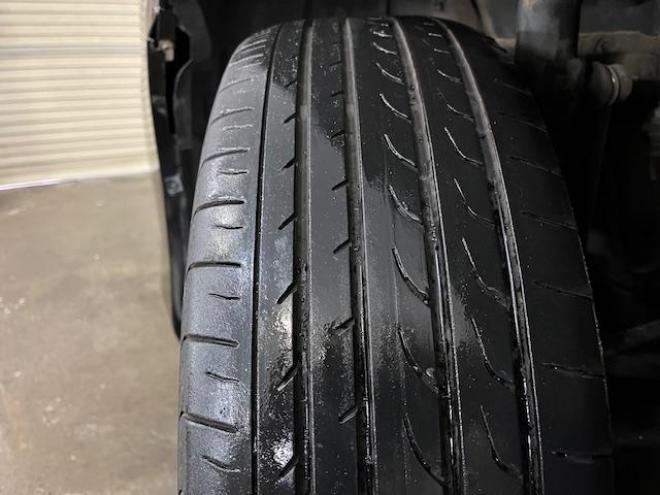 ヴォクシーＺＳ　禁煙車　ＷＡＫＯＳバリアスコーティング済　純正１６インチＡＷ　純正１６ＡＷ＋スタッドレスタイヤ付　両側パワースライドドア　カロッツェリアナビ（フルセグ地デジ　ＤＶＤ再生　Ｂｌｕｅｔｏｏｔｈ　ミュージックサーバー）＋バックカメラ　アルパイン製リアフリップダウンモニター　ＰＵＳＨスタート　スマートキー　パドルシフト　ＨＩＤヘッドライト　タイミングチェーン　ＥＴＣ 4WD 2000 5Dr