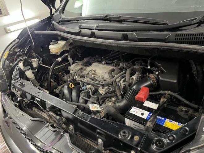 ヴォクシーＺＳ　禁煙車　ＷＡＫＯＳバリアスコーティング済　純正１６インチＡＷ　純正１６ＡＷ＋スタッドレスタイヤ付　両側パワースライドドア　カロッツェリアナビ（フルセグ地デジ　ＤＶＤ再生　Ｂｌｕｅｔｏｏｔｈ　ミュージックサーバー）＋バックカメラ　アルパイン製リアフリップダウンモニター　ＰＵＳＨスタート　スマートキー　パドルシフト　ＨＩＤヘッドライト　タイミングチェーン　ＥＴＣ 4WD 2000 5Dr