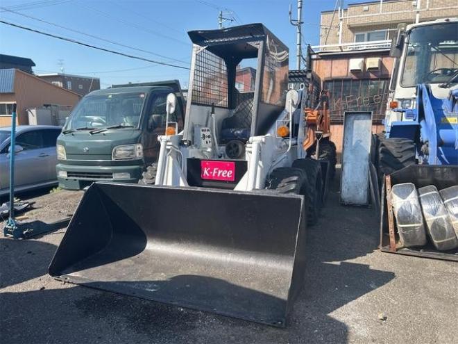 スキッドステアローダボブキャット　アワーメーター２７１７ 2WD 1500(D) ２Dr