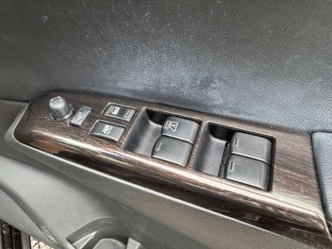 エルグランド2.5 250ハイウェイスター 4WD　両側Pスライド　フリップダウン　Bluetooth 2500