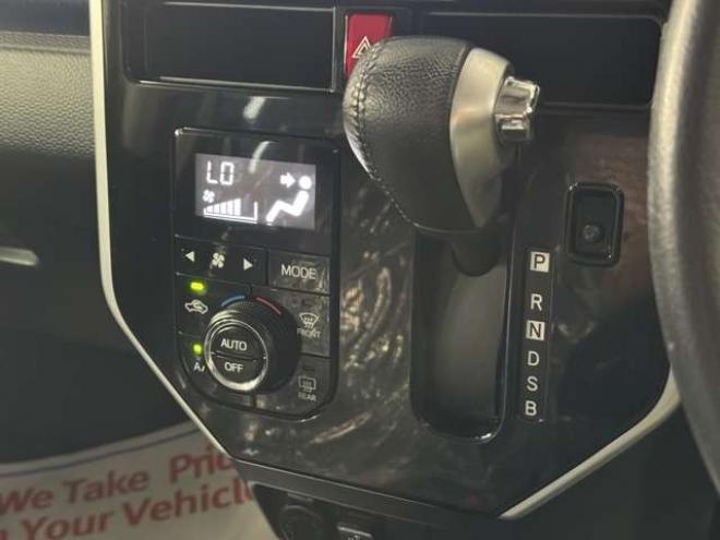 トール1.0 カスタムG SAIII 4WD　両側Pスライド　ナビ　TV　Bluetooth　Bカメラ　クルコン 1000