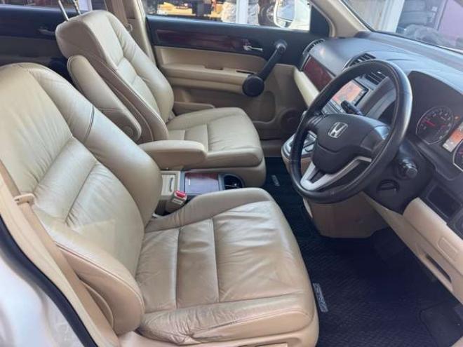CR-V2.4 ZX HDDナビ レザースタイル 4WD　本革シート　サンルーフ　HDDナビ　Bカメラ　シートヒーター 2400