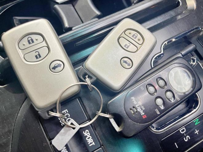 クラウンアスリート2.5i-Fourナビパッケージ 4WD 5年保証 スマキー レザー 電動シート Bカメ 寒冷地仕様 禁煙 車検整備2年付