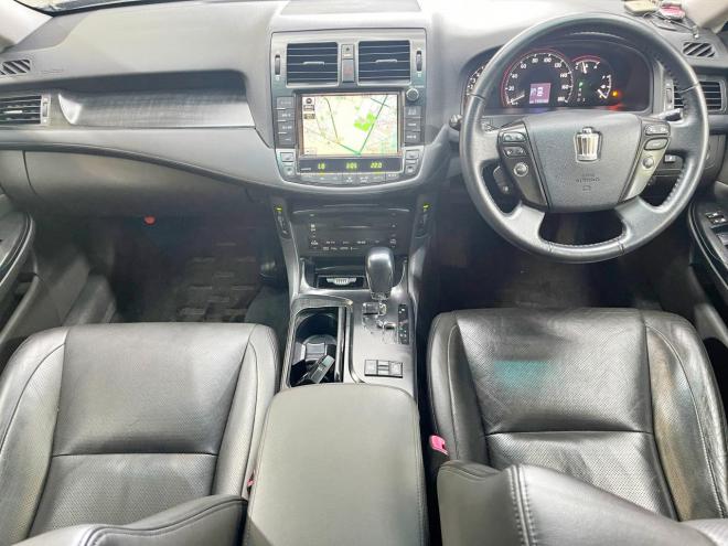 クラウンアスリート2.5i-Fourナビパッケージ 4WD 5年保証 スマキー レザー 電動シート Bカメ 寒冷地仕様 禁煙 車検整備2年付