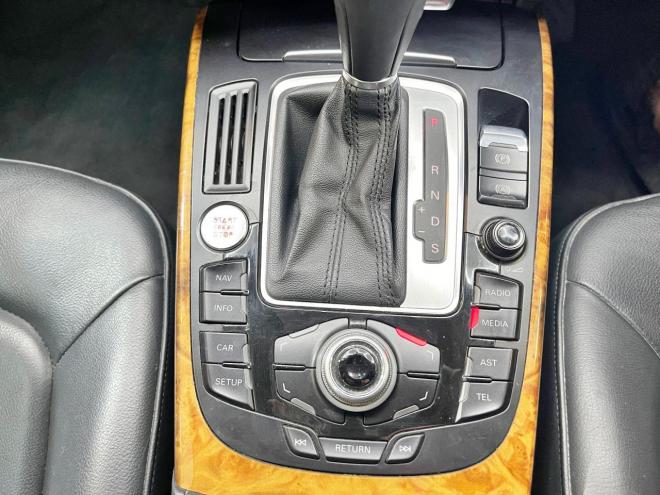 アウディA4アバント2.0TFSIクワトロ 4WD 5年保証 スマキー ドラレコ ナビ Bカメ ETC 寒冷地仕様 禁煙 車検整備2年付 修復歴無