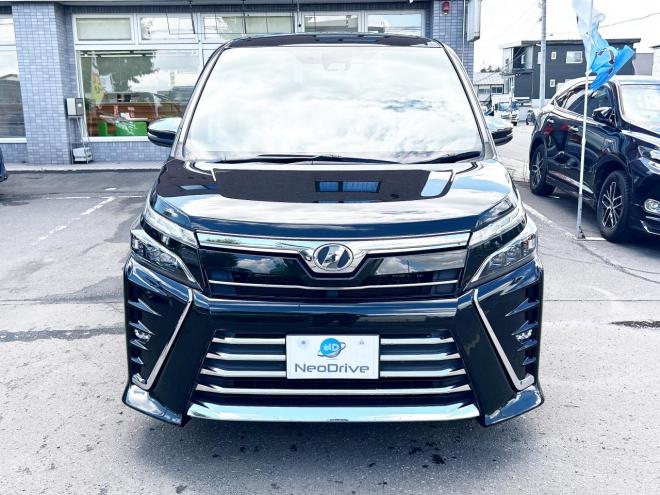 ヴォクシー2.0ZS煌 4WD　ローンが不安な方＜優遇ローン＞トヨタセーフティセンス　寒冷地仕様　両側パワースライドドア 4WD