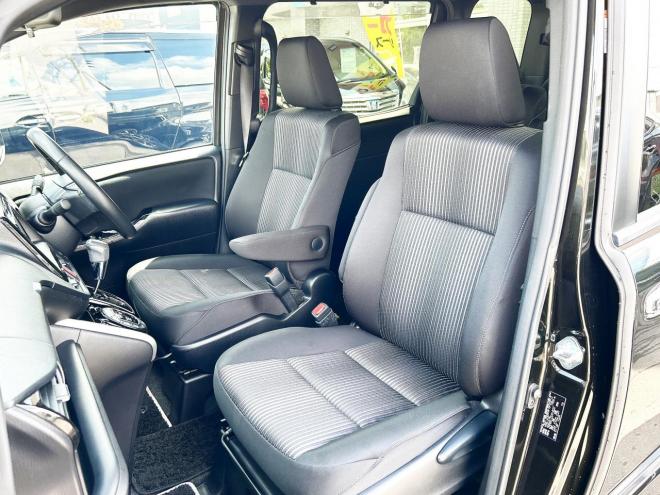 ヴォクシー2.0ZS煌 4WD　ローンが不安な方＜優遇ローン＞トヨタセーフティセンス　寒冷地仕様　両側パワースライドドア 4WD