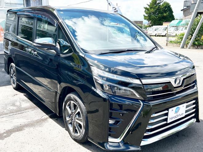 ヴォクシー2.0ZS煌 4WD　ローンが不安な方＜優遇ローン＞トヨタセーフティセンス　寒冷地仕様　両側パワースライドドア 4WD