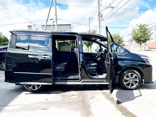 ヴォクシー2.0ZS煌 4WD　ローンが不安な方＜優遇ローン＞トヨタセーフティセンス　寒冷地仕様　両側パワースライドドア 4WD