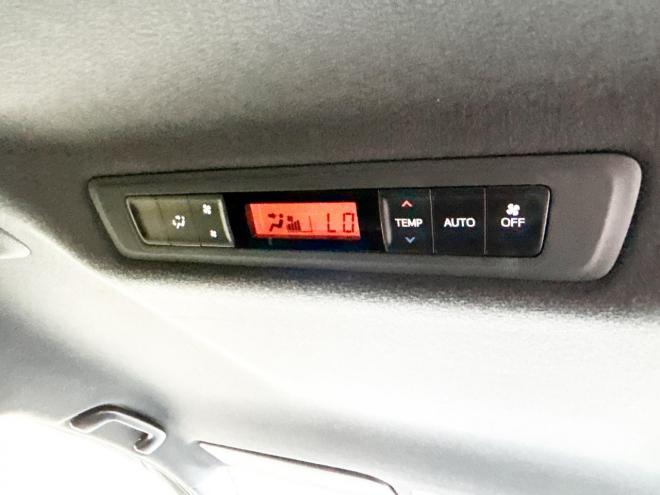 ヴォクシー2.0ZS煌 4WD　ローンが不安な方＜優遇ローン＞トヨタセーフティセンス　寒冷地仕様　両側パワースライドドア 4WD