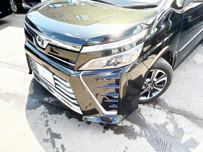 ヴォクシー2.0ZS煌 4WD　ローンが不安な方＜優遇ローン＞トヨタセーフティセンス　寒冷地仕様　両側パワースライドドア 4WD