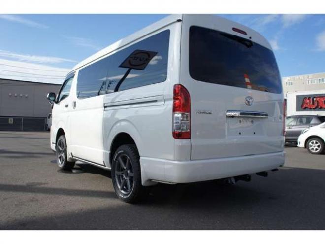 ハイエース2.7 GL ロング ミドルルーフ 4WD　リフトアップ仕様　415SAFARIフロントスポイラー　415COBRAバッドラッカーSD6　17インチAW　TOYOオープンカントリーA/T　215/60R17　後席リクライニング加工済　純正エンジンスターター　社外大型フリップダウン 2700