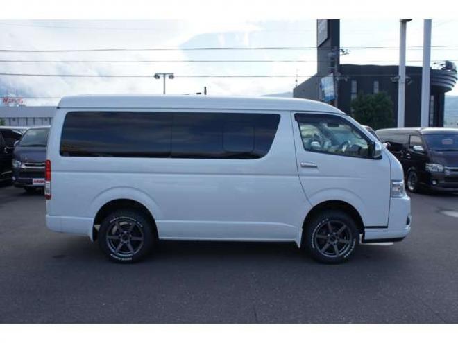 ハイエース2.7 GL ロング ミドルルーフ 4WD　リフトアップ仕様　415SAFARIフロントスポイラー　415COBRAバッドラッカーSD6　17インチAW　TOYOオープンカントリーA/T　215/60R17　後席リクライニング加工済　純正エンジンスターター　社外大型フリップダウン 2700