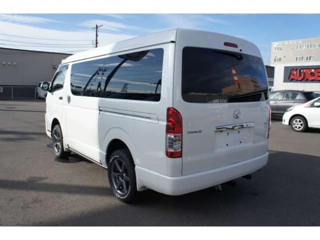 ハイエース2.7 GL ロング ミドルルーフ 4WD　リフトアップ仕様　415SAFARIフロントスポイラー　415COBRAバッドラッカーSD6　17インチAW　TOYOオープンカントリーA/T　215/60R17　後席リクライニング加工済　純正エンジンスターター　社外大型フリップダウン 2700