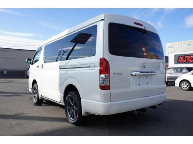 ハイエース2.7 GL ロング ミドルルーフ 4WD　リフトアップ仕様　415SAFARIフロントスポイラー　415COBRAバッドラッカーSD6　17インチAW　TOYOオープンカントリーA/T　215/60R17　後席リクライニング加工済　純正エンジンスターター　社外大型フリップダウン 2700