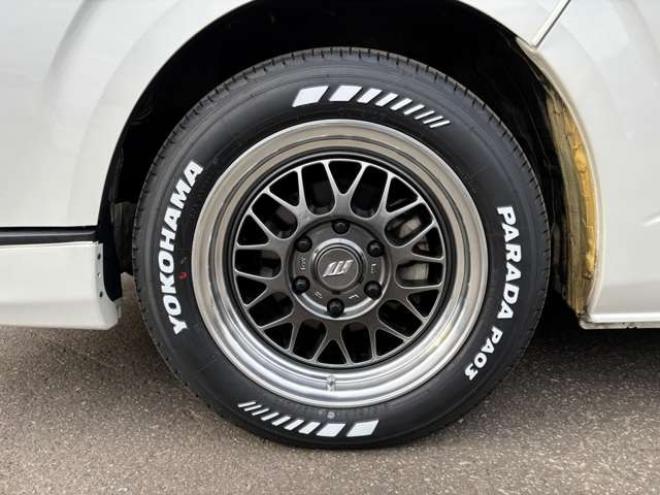 ハイエースバン2.8 スーパーGL ダークプライム ロングボディ ディーゼルターボ 4WD　WORK　XTRAP　M1HC　新品17インチAW　ヨコハマPARADA215/60R17新品タイヤ　TRDフロントリップ　FFヒーター　社外ショック&スタビライザー　ベッドキット　両側パワスラ　ETC　PIVOTスロコン&純正クルコンレバー 2800