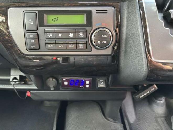 ハイエースバン2.8 スーパーGL ダークプライム ロングボディ ディーゼルターボ 4WD　WORK　XTRAP　M1HC　新品17インチAW　ヨコハマPARADA215/60R17新品タイヤ　TRDフロントリップ　FFヒーター　社外ショック&スタビライザー　ベッドキット　両側パワスラ　ETC　PIVOTスロコン&純正クルコンレバー 2800