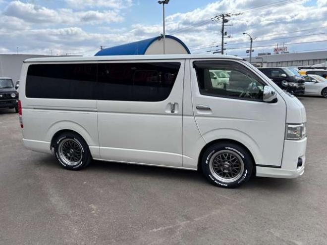 ハイエースバン2.8 スーパーGL ダークプライム ロングボディ ディーゼルターボ 4WD　WORK　XTRAP　M1HC　新品17インチAW　ヨコハマPARADA215/60R17新品タイヤ　TRDフロントリップ　FFヒーター　社外ショック&スタビライザー　ベッドキット　両側パワスラ　ETC　PIVOTスロコン&純正クルコンレバー 2800