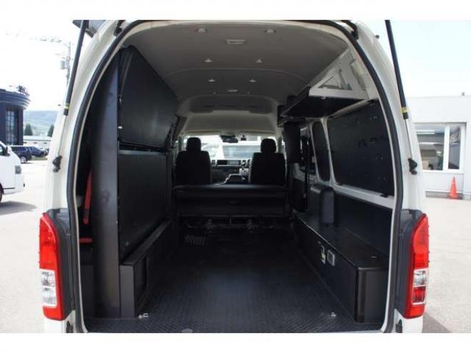 ハイエースバン2.8 DX ワイド スーパーロング ハイルーフ ディーゼルターボ 4WD　オグショー跳上2段ベッドキット 前後S-GLシート　スーリーサイドオーニング 415SAFARI Fスポイラー　ESSEX ENCB17インチAW　PARADA215/60R17　WEBASTO-FFヒーター　サブバッテリー&外部電源&走行充電 2800