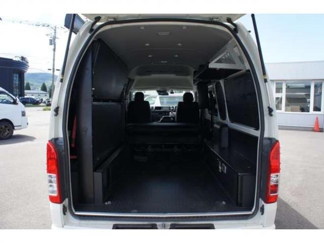 ハイエースバン2.8 DX ワイド スーパーロング ハイルーフ ディーゼルターボ 4WD　オグショー跳上2段ベッドキット 前後S-GLシート　スーリーサイドオーニング 415SAFARI Fスポイラー　ESSEX ENCB17インチAW　PARADA215/60R17　WEBASTO-FFヒーター　サブバッテリー&外部電源&走行充電 2800