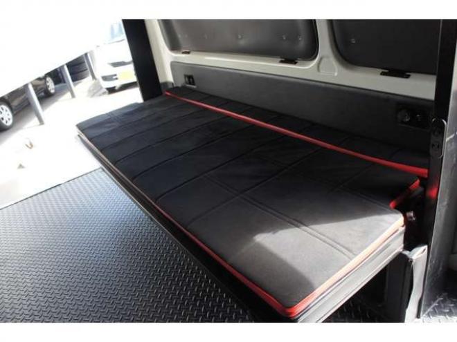 ハイエースバン2.8 DX ワイド スーパーロング ハイルーフ ディーゼルターボ 4WD　オグショー跳上2段ベッドキット 前後S-GLシート　スーリーサイドオーニング 415SAFARI Fスポイラー　ESSEX ENCB17インチAW　PARADA215/60R17　WEBASTO-FFヒーター　サブバッテリー&外部電源&走行充電 2800