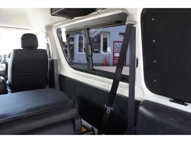 ハイエースバン2.8 DX ワイド スーパーロング ハイルーフ ディーゼルターボ 4WD　オグショー跳上2段ベッドキット 前後S-GLシート　スーリーサイドオーニング 415SAFARI Fスポイラー　ESSEX ENCB17インチAW　PARADA215/60R17　WEBASTO-FFヒーター　サブバッテリー&外部電源&走行充電 2800
