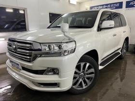 ランドクルーザー　２００系後期型　ＺＸ　本州仕入　寒冷地仕様　禁煙車　トヨタセーフティセンス　純正２０インチＡＷ　純正１８ＡＷ＋スタッドレスタイヤ付　モデリスタスポイラー　電動サンルーフ　純正ブラウンレザーシート　純正ナビ（ワンセグ地デジ　Ｂｌｕｅｔｏｏｔｈ対応）＋バックカメラ　ブラインドスポット　車線逸脱警報　クルーズコントロール　ハイトコントロール　シートヒーター＆クーラー　ステアリングヒーター　両席パワーシート　ＥＴＣ 4WD 4600 5Dr