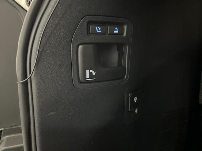 ランドクルーザー２００系後期型　ＺＸ　本州仕入　寒冷地仕様　禁煙車　トヨタセーフティセンス　純正２０インチＡＷ　純正１８ＡＷ＋スタッドレスタイヤ付　モデリスタスポイラー　電動サンルーフ　純正ブラウンレザーシート　純正ナビ（ワンセグ地デジ　Ｂｌｕｅｔｏｏｔｈ対応）＋バックカメラ　ブラインドスポット　車線逸脱警報　クルーズコントロール　ハイトコントロール　シートヒーター＆クーラー　ステアリングヒーター　両席パワーシート　ＥＴＣ 4WD 4600 5Dr