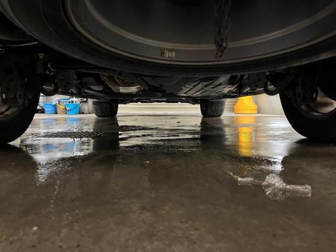 ランドクルーザー２００系後期型　ＺＸ　本州仕入　寒冷地仕様　禁煙車　トヨタセーフティセンス　純正２０インチＡＷ　純正１８ＡＷ＋スタッドレスタイヤ付　モデリスタスポイラー　電動サンルーフ　純正ブラウンレザーシート　純正ナビ（ワンセグ地デジ　Ｂｌｕｅｔｏｏｔｈ対応）＋バックカメラ　ブラインドスポット　車線逸脱警報　クルーズコントロール　ハイトコントロール　シートヒーター＆クーラー　ステアリングヒーター　両席パワーシート　ＥＴＣ 4WD 4600 5Dr