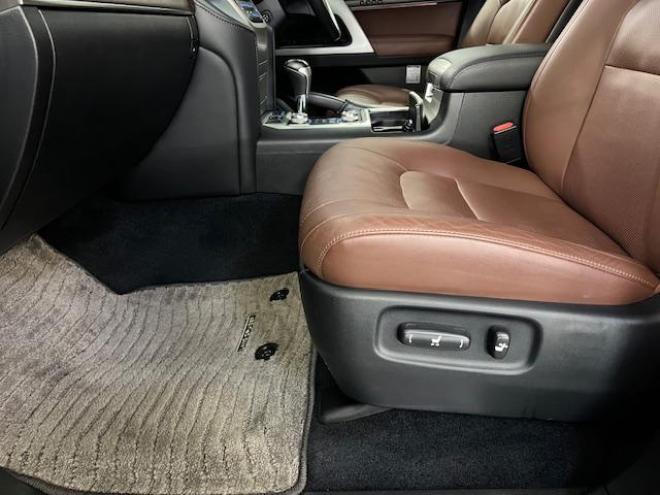 ランドクルーザー２００系後期型　ＺＸ　本州仕入　寒冷地仕様　禁煙車　トヨタセーフティセンス　純正２０インチＡＷ　純正１８ＡＷ＋スタッドレスタイヤ付　モデリスタスポイラー　電動サンルーフ　純正ブラウンレザーシート　純正ナビ（ワンセグ地デジ　Ｂｌｕｅｔｏｏｔｈ対応）＋バックカメラ　ブラインドスポット　車線逸脱警報　クルーズコントロール　ハイトコントロール　シートヒーター＆クーラー　ステアリングヒーター　両席パワーシート　ＥＴＣ 4WD 4600 5Dr