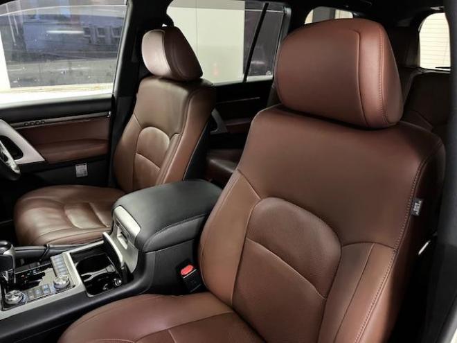 ランドクルーザー２００系後期型　ＺＸ　本州仕入　寒冷地仕様　禁煙車　トヨタセーフティセンス　純正２０インチＡＷ　純正１８ＡＷ＋スタッドレスタイヤ付　モデリスタスポイラー　電動サンルーフ　純正ブラウンレザーシート　純正ナビ（ワンセグ地デジ　Ｂｌｕｅｔｏｏｔｈ対応）＋バックカメラ　ブラインドスポット　車線逸脱警報　クルーズコントロール　ハイトコントロール　シートヒーター＆クーラー　ステアリングヒーター　両席パワーシート　ＥＴＣ 4WD 4600 5Dr
