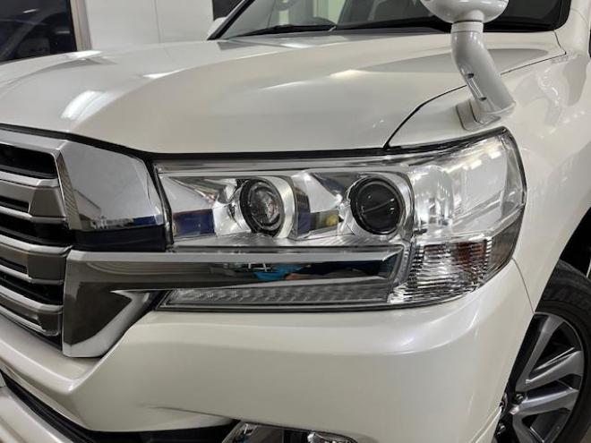 ランドクルーザー２００系後期型　ＺＸ　本州仕入　寒冷地仕様　禁煙車　トヨタセーフティセンス　純正２０インチＡＷ　純正１８ＡＷ＋スタッドレスタイヤ付　モデリスタスポイラー　電動サンルーフ　純正ブラウンレザーシート　純正ナビ（ワンセグ地デジ　Ｂｌｕｅｔｏｏｔｈ対応）＋バックカメラ　ブラインドスポット　車線逸脱警報　クルーズコントロール　ハイトコントロール　シートヒーター＆クーラー　ステアリングヒーター　両席パワーシート　ＥＴＣ 4WD 4600 5Dr